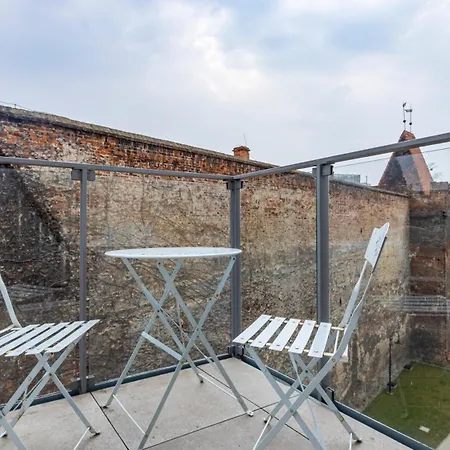 Sun & Snow Bulwar Staromiejski *